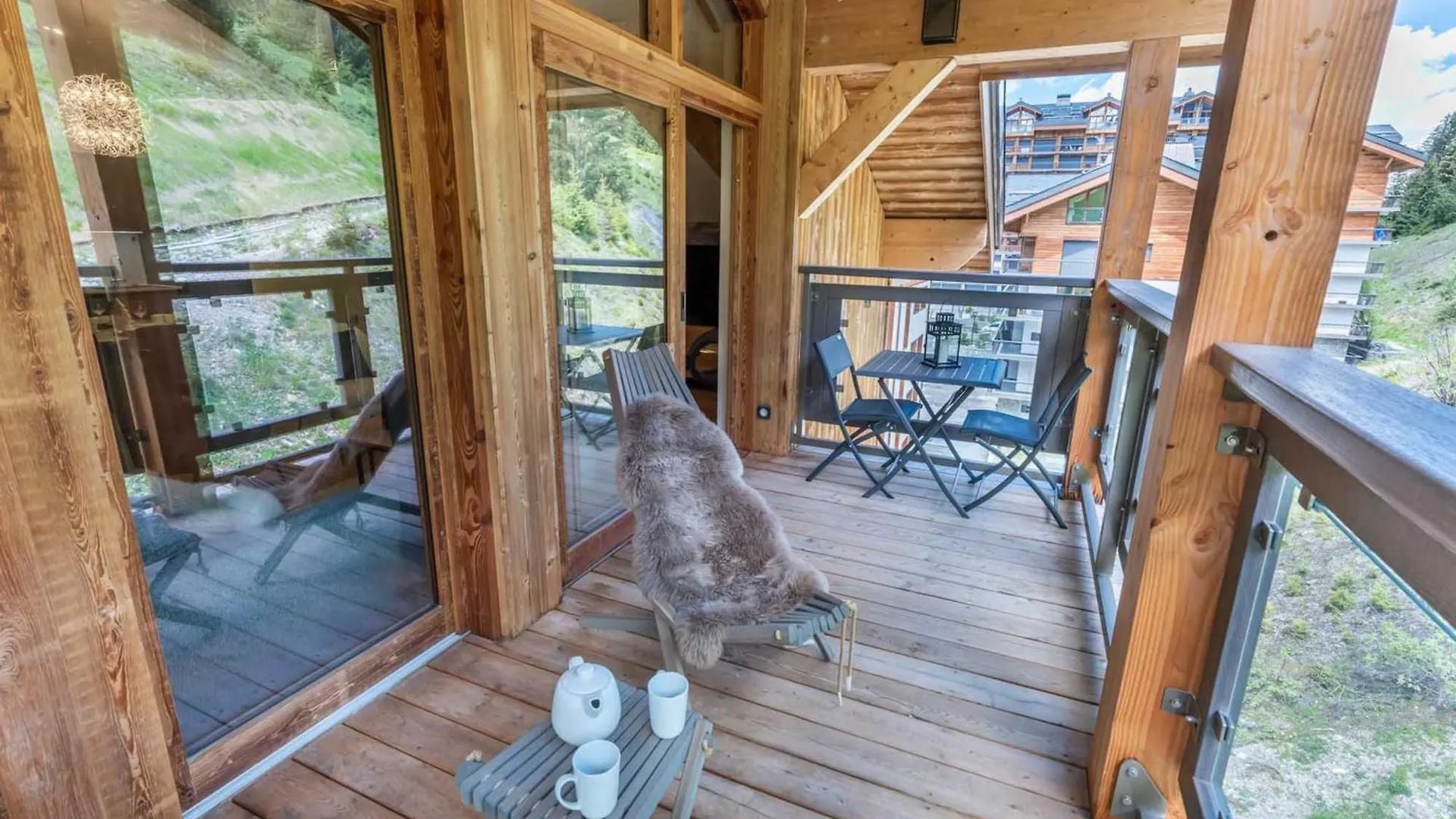 クールシュヴェルPenthouse Neuf Avec Balcon Sud, Proche Piste, Cheminee, Parking, Wifi - Fr-1-563-155アパートメント アパート クールシュヴェル